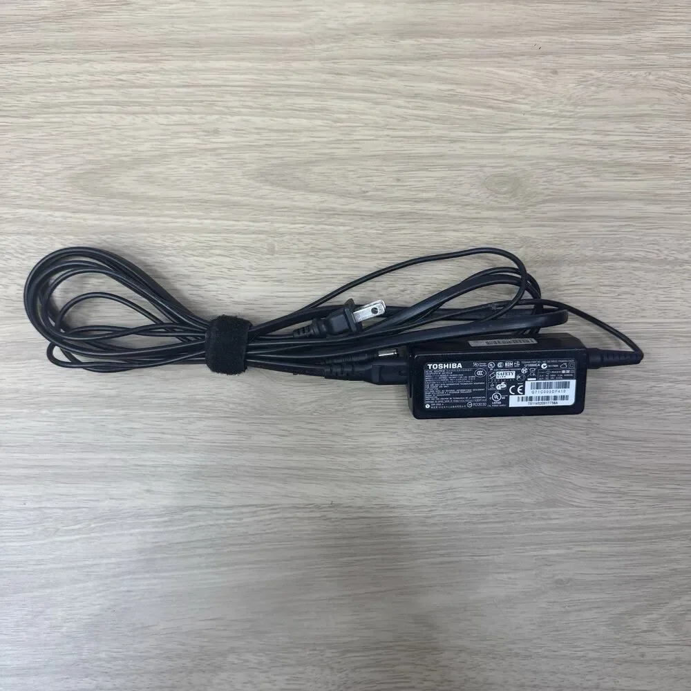 Toshiba 19V 2.37A 45W AC Adapter PA3822U-1ACA Tested And Working